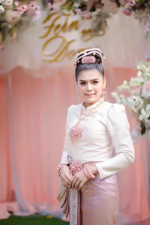ชุดไทยเจ้าสาว ชุดไทยจักรพรรดิ์ เช่าที่แบมบี้ เวดดิ้ง ห้วยขวาง